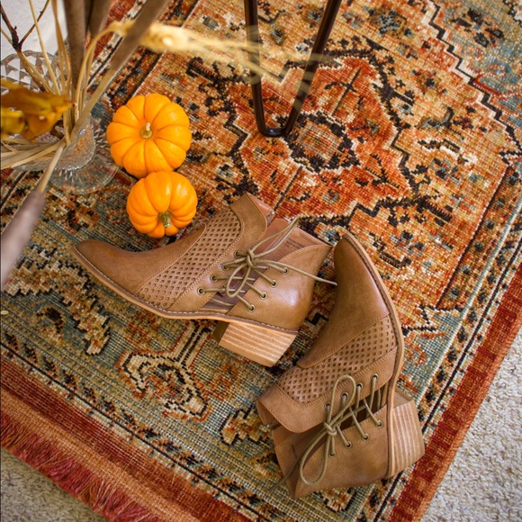 Camel Ankle Booties with Open Slit - Picture 2 of 11